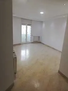 A vendre un appartement S+2 à jardins l'aouina 