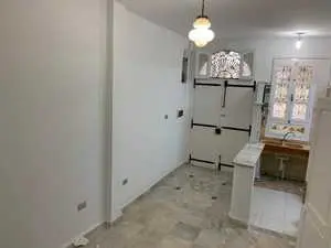 Appartement S+1 à Bab Lassal à coté du métro