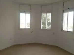 A louer un appartement à usage bureautique à ezzahra.