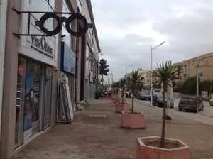 A vendre local commercial à la Marsa,zone commerciale,Contacter : 98324794