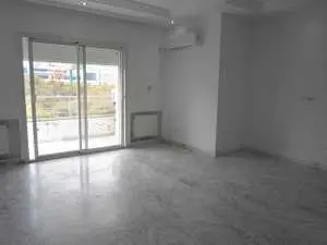 un bel appartement s3 a ain zaghwen