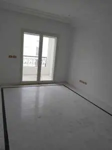 A vendre un appartement S+1 à cité el wahat l'aouina 