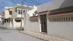 villa 165m fait le coin a cite el amal fouchana