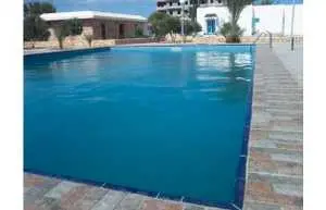 S2 avec piscine olympique au milieu d'un jardin méditerranéen