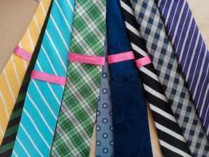 lot ; 9 cravates neuves- isaac mizrahi - 50 dt le lot