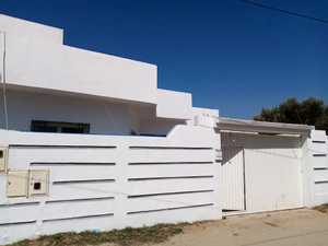 Une maison à vendre à Bir bouregba. R