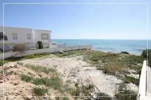 Un terrain pied dans l'eau à Corniche Hammamet 27 246 323