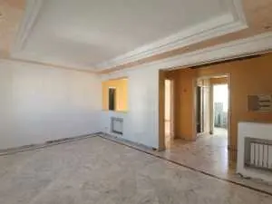  A louer étage de villa s+3 à usage habitation ou Bureau à El Menzah 4 po