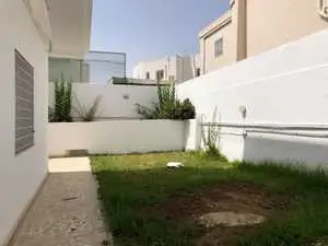 Villa S+5 avec jardin à Menzah 9A