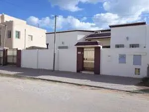 Une villa à vendre près de la faculté de droits de sfax