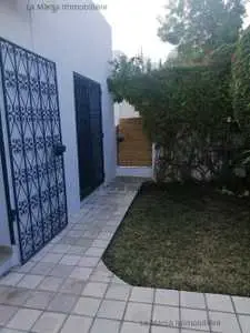 A Louer appartement s2 meublé avec jardin à Gammarth 