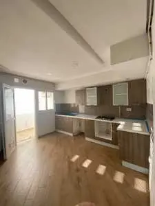 A louer un appartement S+2 jamais habité à l'aouina 