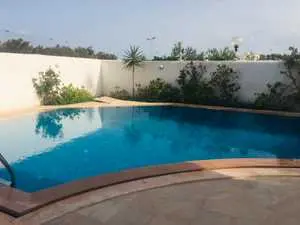Villa avec piscine à louer 