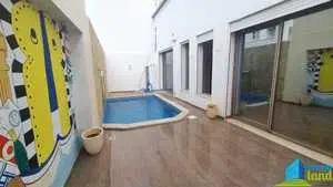 Duplex S+4 avec piscine à la Marsa