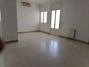 A louer un Appartement S+3 à hedi nouira 