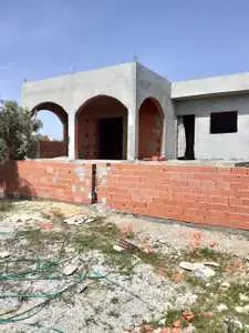 Villa de 300m non fini à hammamet 99202001