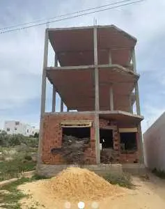 Maison 3 étages hammamet inachevée à 5 mn de la mer 22 84 91 92