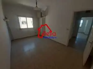 un appartement au 1er étage pour loc annuelle 