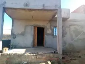 Un maison inachevée située a Sidi Hammed a vendre R 