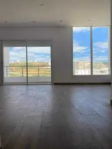 à louer un luxueux appartement s+3 très haut standing à ennaser2