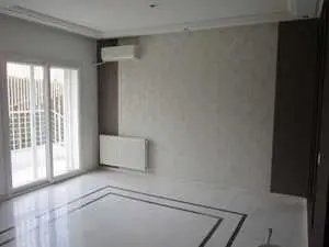 APPARTEMENT ( RDC ) S+2 à shloul avec entré indépendant