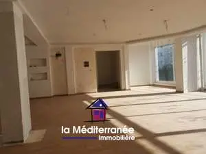 showroom de 240m² à Boumhal