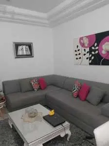 A vendre un appartement S+2 à cité el wahat l'aouina