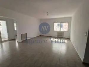 À Louer un premier étage de villa S+3 A La Marsa