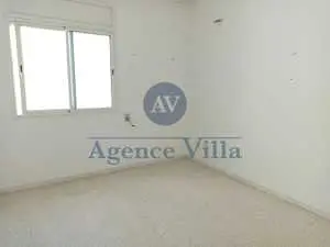 A vendre un Appartement s+2 au troisième étage A La Soukra