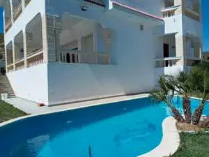 belle villa s4 avec piscine à hammamet nord 99202001