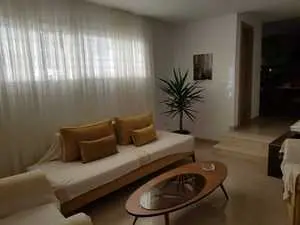 av triplex à Hammamet nord y