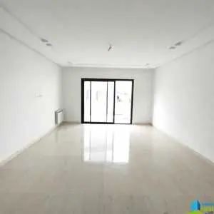 Appartement S+3 jamais habité à la Soukra