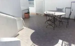 Etage de villa indépendant S+4 avec une terrasse et un studio,La Marsa ville