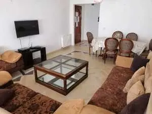 location appartement trois chambres salon meublé par jour à Tunis route marsa