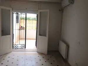 À louer un appartement s+1 à boumhel