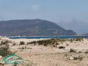 Terrain d’habitation 500 m² pieds dans l’eau à plage chraf Kelibia 