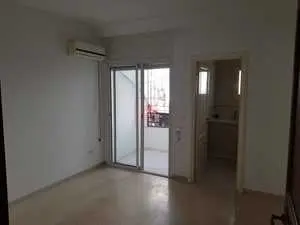 un appartement s1 vide à riadh el andalous