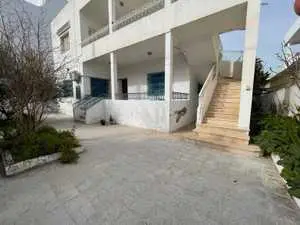 maison plus 2 studios à vendre Khair-Eddine La Goulette