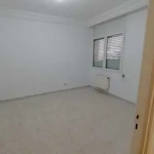 A louer appartement s2 à ain zaghouan