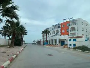 Apartment S+1 situé dans une résidence sur le plage sise à Nabeul.