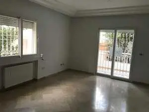 Location/ Appartement S+2 au rez de chaussée à La Soukra