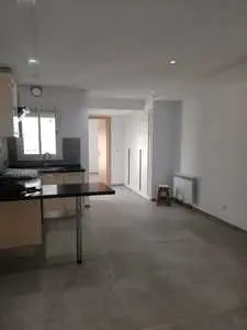 Ennasr 2 ; à louer appartement S+1 Haut stg