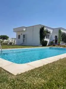 belle villa avec piscine de 700m av 99202001