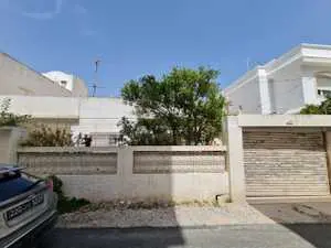 Une Villa a Hammamet Plain-Pied avec possibilte de construction d'un 1er etage .