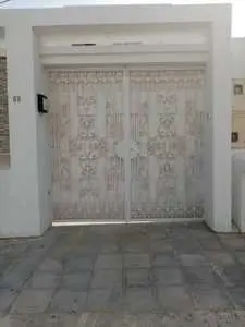 à louer un étage d'une villa S+2 à cité Ennesri Dar Fadhal Soukra,Tunis 700DT/m