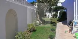 Villa S+3 avec jardin,Carthage Dermech