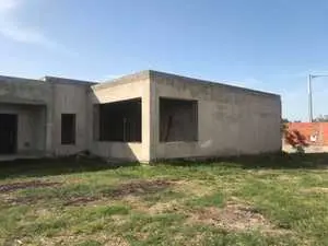 A vendre villa inachevée de 2000m² à la Soukra