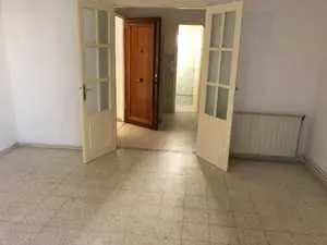 A louer un appartement S+3 a Ezzahra