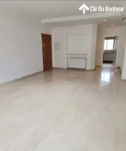 Appartement S+3 spacieux à Cité Wahat 