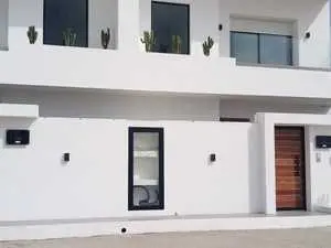 Une belle villa située a Hammamet a vendre R